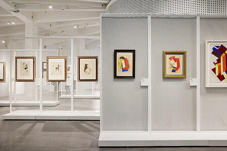 Стенд-сетка для размещения картин