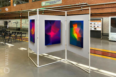 Мобильный стенд для картин