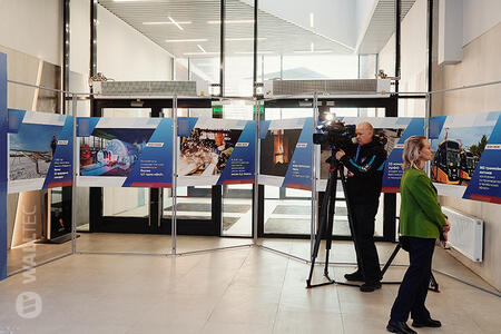 Мобильный стенд для фотовыставки