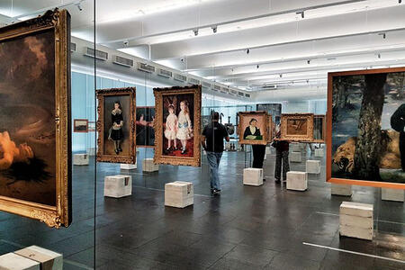 Стеклянные стенды для картин