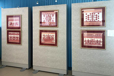 Картины на тканевых панелях